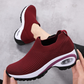 Nazujte je během vteřiny díky elastickému ponožkovému límci – prodyšné platformové tenisky. Na dobírku! 👟