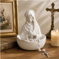 Elegantní pryskyřičná figurka na stůl